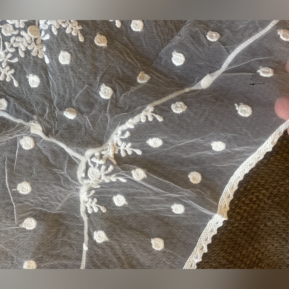 White Lace Rectangular Scarf - Picture 7 of 14